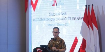 Ketua Dewan Komisioner OJK, Mahendra Siregar saat memberi sambutan [dok Humas OJK]