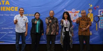Keterangan Foto: Co-Founder BINAR Dita Aisyah berserta Jajaran Kominfo [dok istimewa]