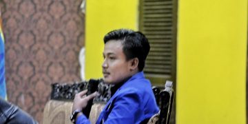 Dok: Latif, koordinator aksi yang menuntut Wakil Ketua III STAI An-Nadwah dicopot dari jabatannya. [dok istimewa]