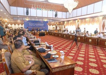 Rapat koordinasi lintas sektoral untuk pengamanan Natal 2022 dan Tahun Baru 2023, di Auditorium Rumah Dinas Gubernur Jambi, Selasa (20/12/2022). [Foto Humas Polda Jambi]
