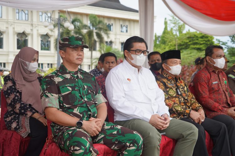 Kasiops Kasrem 042/Gapu saat menhadiri Apel Kesiapan Ops Lilin Pam Nataru [Dok Penrem 042/Gapu]