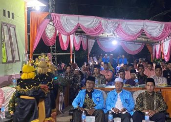 Festival Anak Soleh Indonesia (FASI) tingkat Desa Sungai Pampang di halaman Kantor Desa Sungai Pampang, Kabupaten Tanjab Barat, Minggu (25/12/2022). (Foto Wahyu/Aurduri.com)