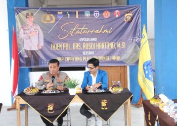 Kapolda Jambi, Irjen Pol Rusdi Hartono, dalam acara silaturahmi bersama Cipayung Plus di Rumah Besar PMII Provinsi Jambi, Kamis (5/1/2023). [Foto Humas Polda Jambi]
