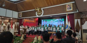 Acara pelantikan Dewan Pimpinan Wilayah Asosiasi Penambang Rakyat Indonesia Provinsi Jambi, di Rumah Dinas Gubernur Jambi, Senin (9/1/2023). [Dok APRI Jambi]