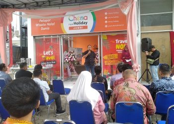Peresmian kantor Cheria Halal Holiday Cabang Jambi. [Foto Syarifuddin Nasution]