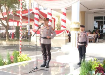 Kapolda Jambi, Irjen Pol Rusdi Harton, saat menjadi inspektur upacara pada peringatan HUT ke-42 Satuan Pengamanan, di lapangan Mapolda Jambi, Jalan Jenderal Sudirman, Thehok, Kota Jambi, Senin pagi (30/1/2023). [Humas Polda Jambi]