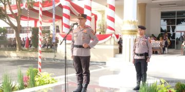 Kapolda Jambi, Irjen Pol Rusdi Harton, saat menjadi inspektur upacara pada peringatan HUT ke-42 Satuan Pengamanan, di lapangan Mapolda Jambi, Jalan Jenderal Sudirman, Thehok, Kota Jambi, Senin pagi (30/1/2023). [Humas Polda Jambi]