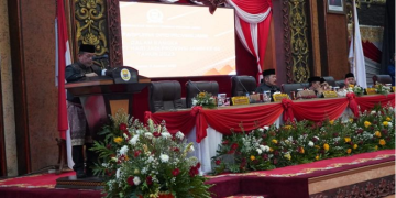 Al Haris pada Rapat Paripurna Dewan Perwakilan Rakyat Daerah (DPRD) Provinsi Jambi dalam rangka Peringatan Hari Jadi ke 66 Provinsi Jambi Tahun 2023, bertempat di Ruang Sidang Paripurna Kantor DPRD Provinsi Jambi, Jum’at (06/01/2023). [Foto Novriansah]