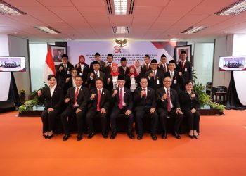 Ketua Dewan Komisioner OJK, Mahendra Siregar, pada acara pelantikan yang juga dihadiri oleh jajaran Dewan Komisioner OJK di Kantor OJK Wisma Mulia 2, Jakarta, Rabu (1/2/2023). [Foto Humas OJK]