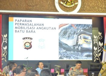 Rapat koordinasi pengendalian Inflasi dan tindak lanjut permasalahan angkutan batu bara di Auditorium Rumah Dinas Gubernur Jambi, Selasa (31/1/2023). [Foto Humas Polda Jambi]
