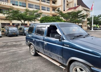 Satu unit mobil yang diamankan Polda Jambi, diduga melangsir BBM dengan tangki modifikasi. [Foto: Humas Polda Jambi]
