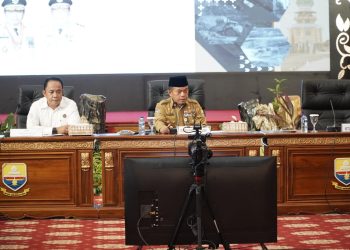 Gubernur Al Haris pada Rakor Pembahasan Pengelolaan Pengangkutan Batubara di Auditorium Rumdis, Senin (27/02/2023). [Dok. Diskominfo Provinsi Jambi/Harun]