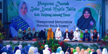BKMT Tanjab Timuryang di ketuai Hj. Wirdayant, A.Md, mengelar pengajian akbar, yang dilaksanakan di Gedung Sekertariat PKK, Komplek Perkantoran Bukit Benderang Kabupaten Tanjab Timur, Senin (23/01/23). [Dok. Diskominfo Tanjabtim/Agus]