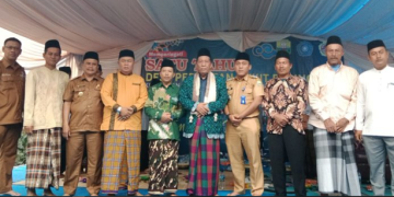 Anggota DPRD Kabupaten Muaro Jambi, Wiranto melakukan peringatan satu tahun Desa Persiapan Bukit Beringin, Kecamatan Sekernan, Kabupaten Muaro Jambi, sekaligus menyelenggarakan Isra Miraj Nabi Besar Muhammad SAW yang dilaksanakan di Masjid Nurrohman RT 16, Selasa (31/01/2023). [Dok. Aurduri.com/Deni]