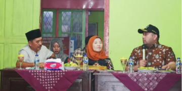 Wakil Ketua DPRD Provinsi Jambi, Pinto Jayanegara dalam kunjungannya beberapa waktu lalu di Desa Mandiangin Tuo, Kecamatan Mandiangin Kabupaten Sarolangun. [Foto: Ampar.id/Alan]