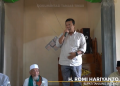 Bupati Tanjabtim, Romi Hariyanto saat meletakkan batu pertama pembangunan Gedung Sekolah Dasar Pondok Pesantren Jauharul Ma’arif di Kelurahan Parit Culum I, Kecamatan Muara Sabak Barat, Jumat (03/03/23). [Foto: Dokumentasi Tanjabtim]