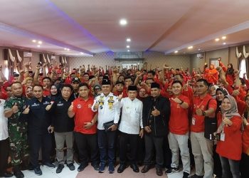 Momen Foto bersama Gubernur Jambi, Al Haris,dalam Rakerda persana PABPDSI Merangin, Sabtu (4/3/2023). [Foto: Riky]