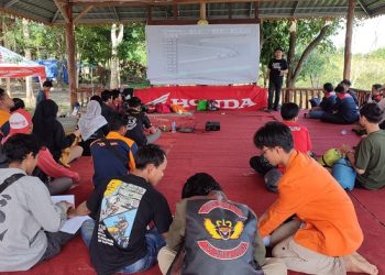 Nobar World Superbike (WSBK) 2023 Seri Mandalika berlokasi di kawasan Wisata Danau Tangkas, Minggu (5/3/2023). [Foto: Sinsen/Ajeng Tria Eka]
