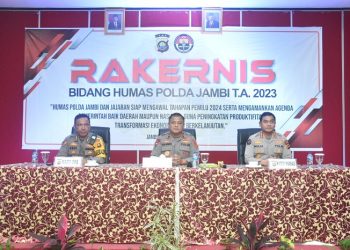 Wakapolda Jambi Brigjen Pol. Yudawan R menghadiri sekaligus membuka Rakernis Bidhumas Polda Jambi T.A 2023 di Aula Resort dan Hotel Rumah Kito Mayang Mangurai pada Kamis, (09/03/23). [Foto: Humas Polda Jambi/Lana]
