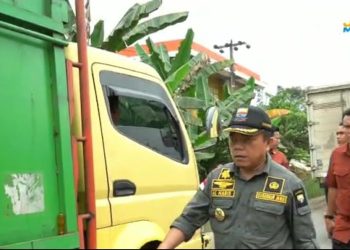 Gubernur Al Haris tegur keras sopir batu bara yang beroperasi siang hari, Kamis (16/3/2023). [Dok. Capture video]