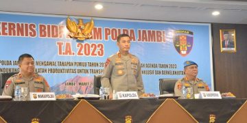 Kapolda Jambi, Irjen Pol. Rusdi Hartono saat membuka Rakernis Bidang Propam Polda Jambi pada Senin, (20/03/23). [Dok. Humas Polda Jambi]