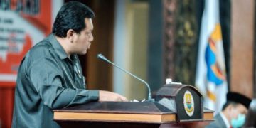 Anggota Komisi I DPRD Provinsi Jambi, Kemas Alfarabi pada paripurna, Kamis (02/03/2023). [Dok. DPRD Provinsi Jambi]