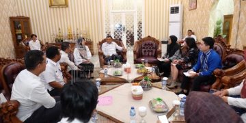 Audiensi Pemkab Muaro Jambi dengan KPK di Rumah Dinas Bupati Muaro jambi, Rabu (01/02/2023). [Dok. Diskominfo Muaro Jambi]