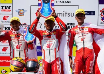 Pebalap AHRT naik podium pada ajang Asia Road Racing Championship kelas Asia Production (AP) 250 di Chang International Circuit, Buriram, Thailand (25/03/2023). [Dok. AHM]