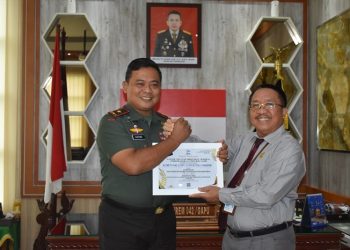 Danrem 042/Gapu Brigjen TNI Supriono, S.IP., M.M saat Kunjungan Kakanwil DJPb Jambi di ruang kerja Danrem. Kamis (30/5/2022). [Dok. Penrem 042/Gapu - Hatta]