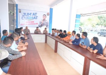 Polda Jambi Gelar Jum'at Curhat Bersama Transportir Angkutan Batubara di Kantor Ditlantas Polda Jambi, Jumat, (31/03/23). [Dok. Humas Polda Jambi]