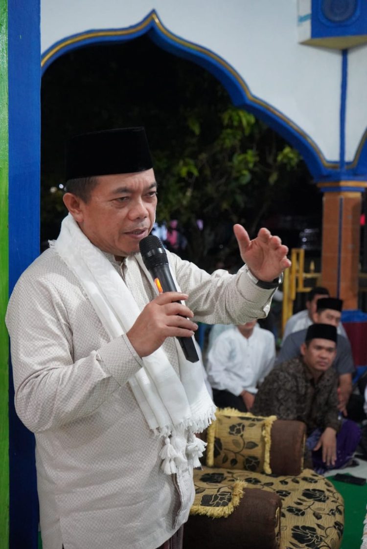 Gubernur Al Haris saat Safari Ramadhan 1444 H di Desa Rawa Jaya, Kecamatan Tabir Selatan, Kabupaten Merangin, Sabtu (08/04/2023). [Foto: Diskominfo/Novriansah]