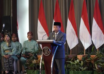 Gubernur Jambi, Al Haris, mengikuti Pengukuhan Kepala Perwakilan Bank Indonesia Provinsi Jambi, bertempat di  Swiss-Belhotel Jambi, Senin, (10/04/ 2023). [Foto: Diskominfo/Harun]