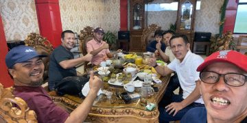 Romi Hariyanto saat bersilaturahmi ke Home Stay Bunga Sonsang di Jorong Sonsang, Kabupaten Agam, Sumatera Barat, Rabu (26/06/2023). [Dok. HS]