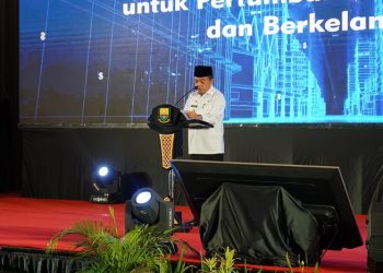 Gubernur Al Haris saat menyampaikan kata sambutan pada Musrenbang RKPD 2024 di Swiss Bell Hotel, Rabu (05/04/2023). [Foto: Diskominfo/Novriansah]