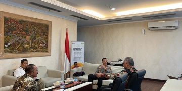 Kapolda Jambi, Irjen Pol. Rusdi Hartono saat melakukan silaturahmi bersama Deputi Kantor Staf Kepresidenan, Senin,(10/04/2023). [Dok. Humas Polda Jambi]