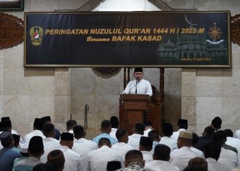 Kasad Jenderal TNI Dr. Dudung Abdurachman saat menghadiri peringatan Nuzulul Qur'an 1444 H/2023 M di Pusat Pembekalan Angkutan Angkatan Darat (Pusbekangad), Senin (10/4/2023). [Dok. Dispenad]