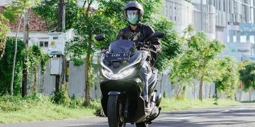 Ilustrasi mengendarai sepeda motor. [Dok. Sinsen Jambi]