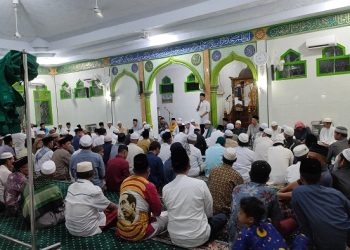 Safari Ramadan Gubernur Jambi, Al Haris di Masjid Besar Al Hidayah Nipah Panjang, Kabupaten Tanjung Jabung Timur, Jumat (14/04/2023). [Foto: Riki]