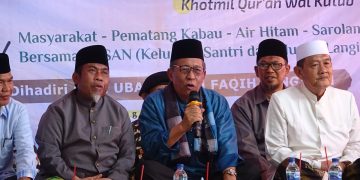 Wagub Sani saat menghadiri peresmian Ponpes Darussalam di Desa Pematang Kabau, Kecamatan Air Hitam, Kabupaten Sarolangun, Kamis (18/05/2023). [Dok. Diskominfo/Agus]