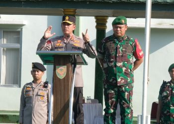 Kapolda Jambi saat Pimpin Apel Gabungan di lapangan Upacara Makorem 042/Gapu Jambi, Selasa (02/05/2023). [Dok. Humas Polda Jambi]