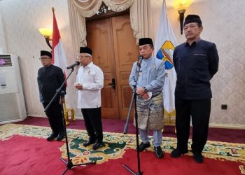 Gubernur Al Haris saat menyampaikan kata sambutan pada Pengukuhan KDEKS Provinsi Jambi di Rumah Dinas Gubernur Jambi, Kamis (04/05/2023). [Diskominfo/Agus]