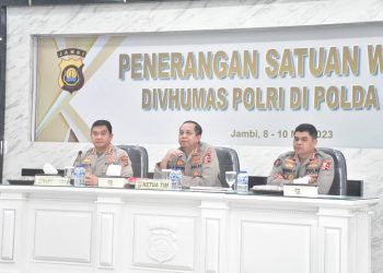 Tim Pensatwil Divhumas Polri saat Kunjungan ke Pensatwil Polda Jambi di Aula Loka Manginti Polresta Jambi, Senin (08/05/2023). [Dok. Humas Polda Jambi]