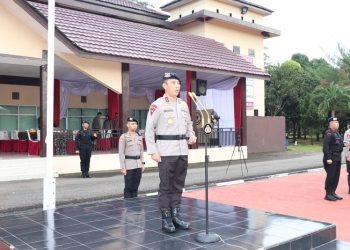 Kapolda Jambi, Irjen Pol. Rusdi Hartono pimpin apel personel di lapangan Mako Satbrimobda Polda Jambi pada Senin, (08/05/2023). [Dok. Humas Polda Jambi]