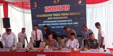 Konferensi pers ungkap kasus tindak pidana Narkoba yang dilaksanakan di Mapolda Jambi pada Rabu, (10/05/2023). [Foto: Aurduri.com/Ega]