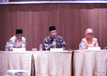 Wagub Abdullah Sani saat menyampaikan sambutan pada FGD Inventarisasi dan Identifikasi Tanah Ulayat di Provinsi Jambi Tahun 2022-2023 di Aston Hotel Jambi, Kamis (11/05/2023). [Dok. Diskominfo/Sopbirin]