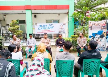 Kegiatan Jum'at Curhat Polda Jambi di Kantor Camat Pallmerah, Kota Jambi, Jumat (19/5/2023). [Foto: Humas Polda Jambi]
