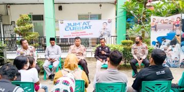 Kegiatan Jum'at Curhat Polda Jambi di Kantor Camat Pallmerah, Kota Jambi, Jumat (19/5/2023). [Foto: Humas Polda Jambi]