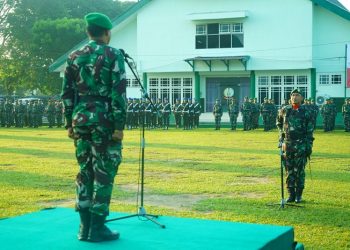 Upacara Bendera Harkitnas ke-115 Tahun 2023 di lapangan upacara Makorem 042/Gapu,Kel. Sungai Putri, Kota Jambi. Senin (22/5/2023). [Dok. Penrem 042/Gapu]