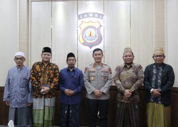 Pertemuan silaturahmi antara Kapolda Jambi dengan FKPP Provinisi Jambi di ruang kerja Kapolda Jambi, Senin (22/5/2023). [Foto: Humas Polda Jambi]
