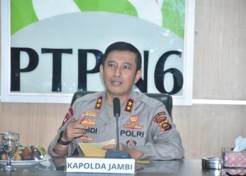 Kapolda Jambi saat menghadiri kegiatan penandatanganan Pedoman Kerja Teknis antara Dit Pamobvit Polda Jambi dengan PT Perkebunan Nusantara VI, Kamis (25/5/2023). [Foto: Humas Polda Jambi]